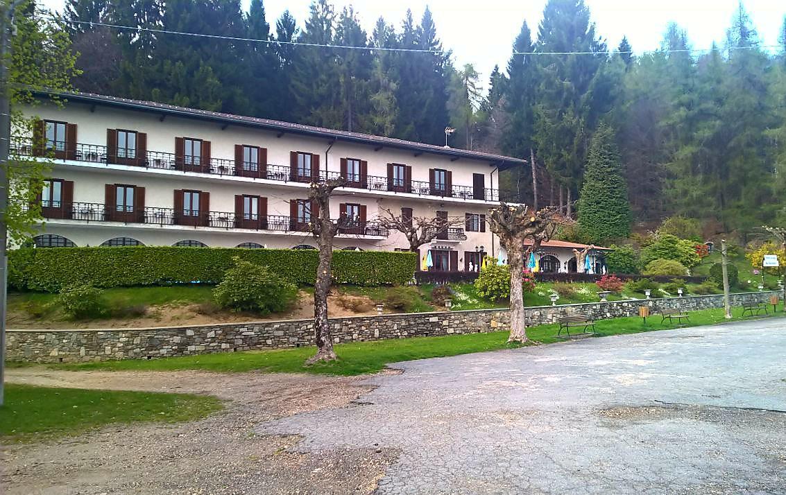 Armeno Hotel Madonna Di Luciago מראה חיצוני תמונה